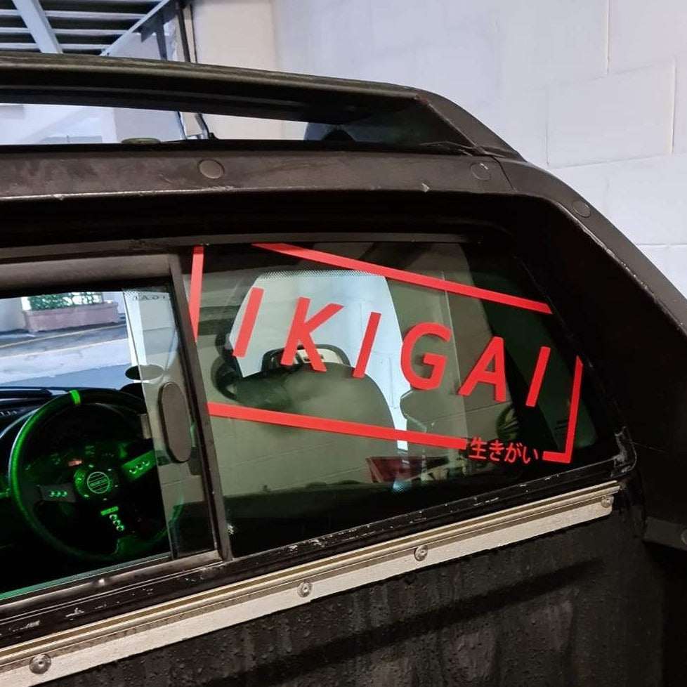 Rear windscreen decals (English)